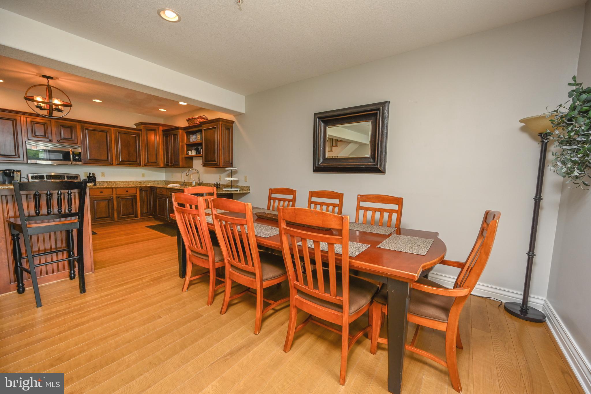 CREEKSIDE - Residential