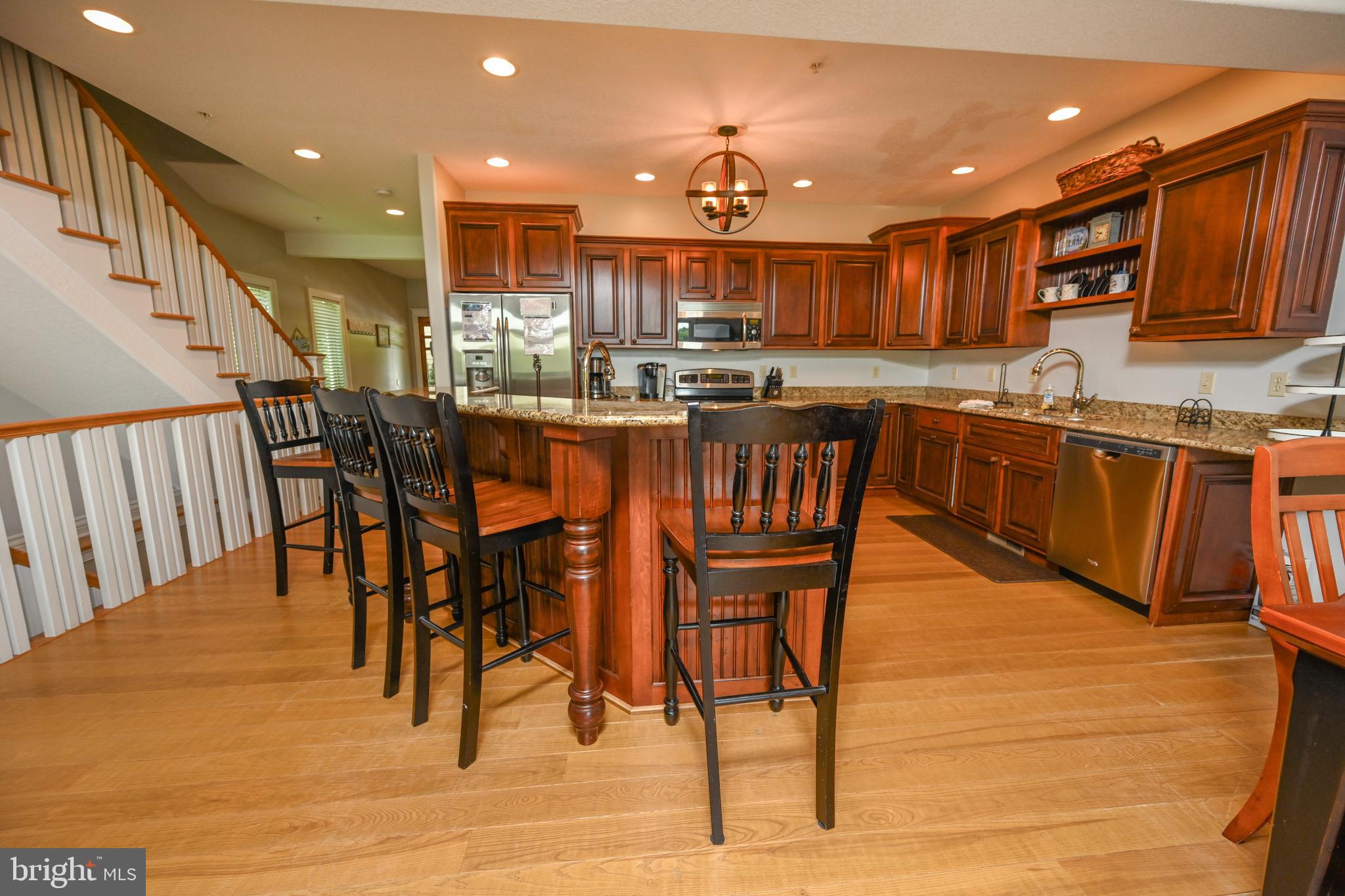 CREEKSIDE - Residential