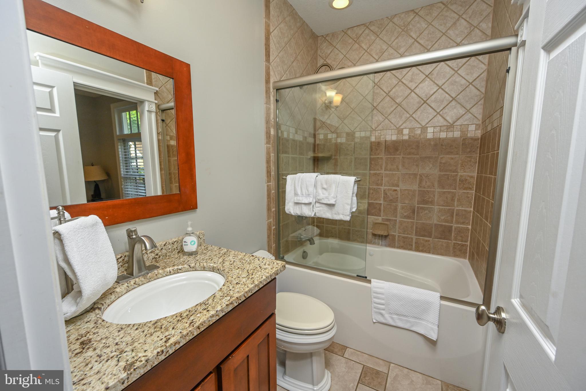 CREEKSIDE - Residential