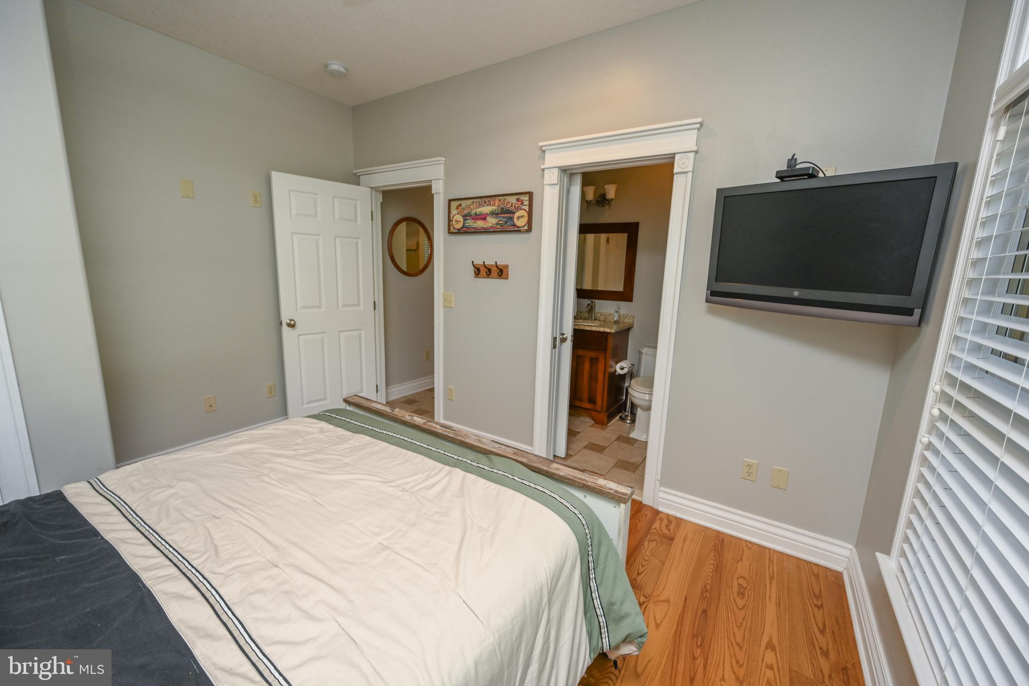 CREEKSIDE - Residential