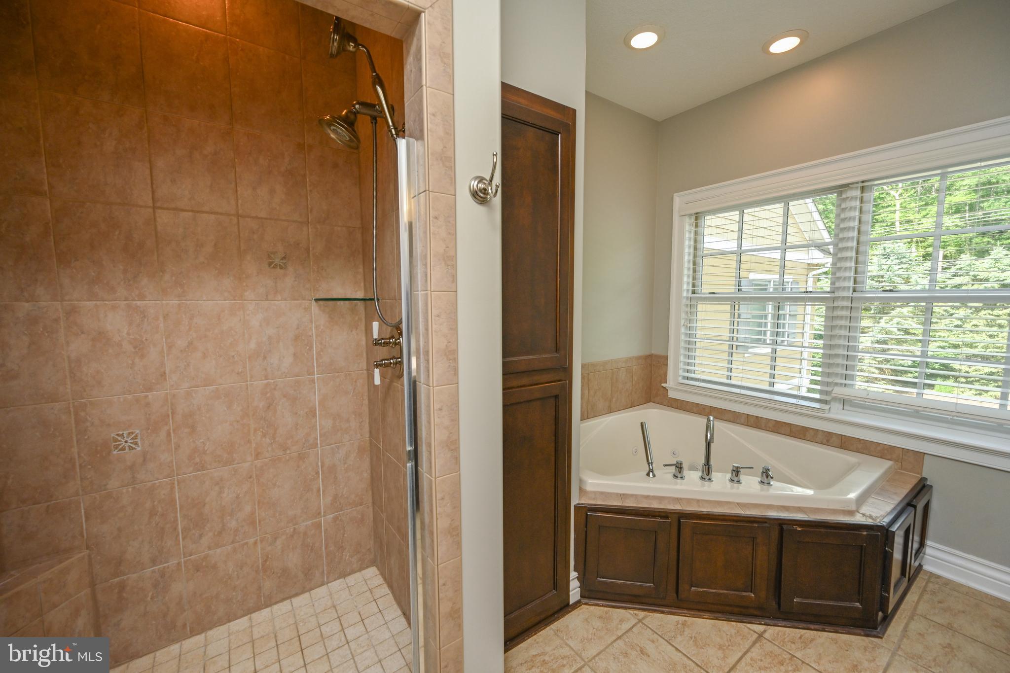 CREEKSIDE - Residential