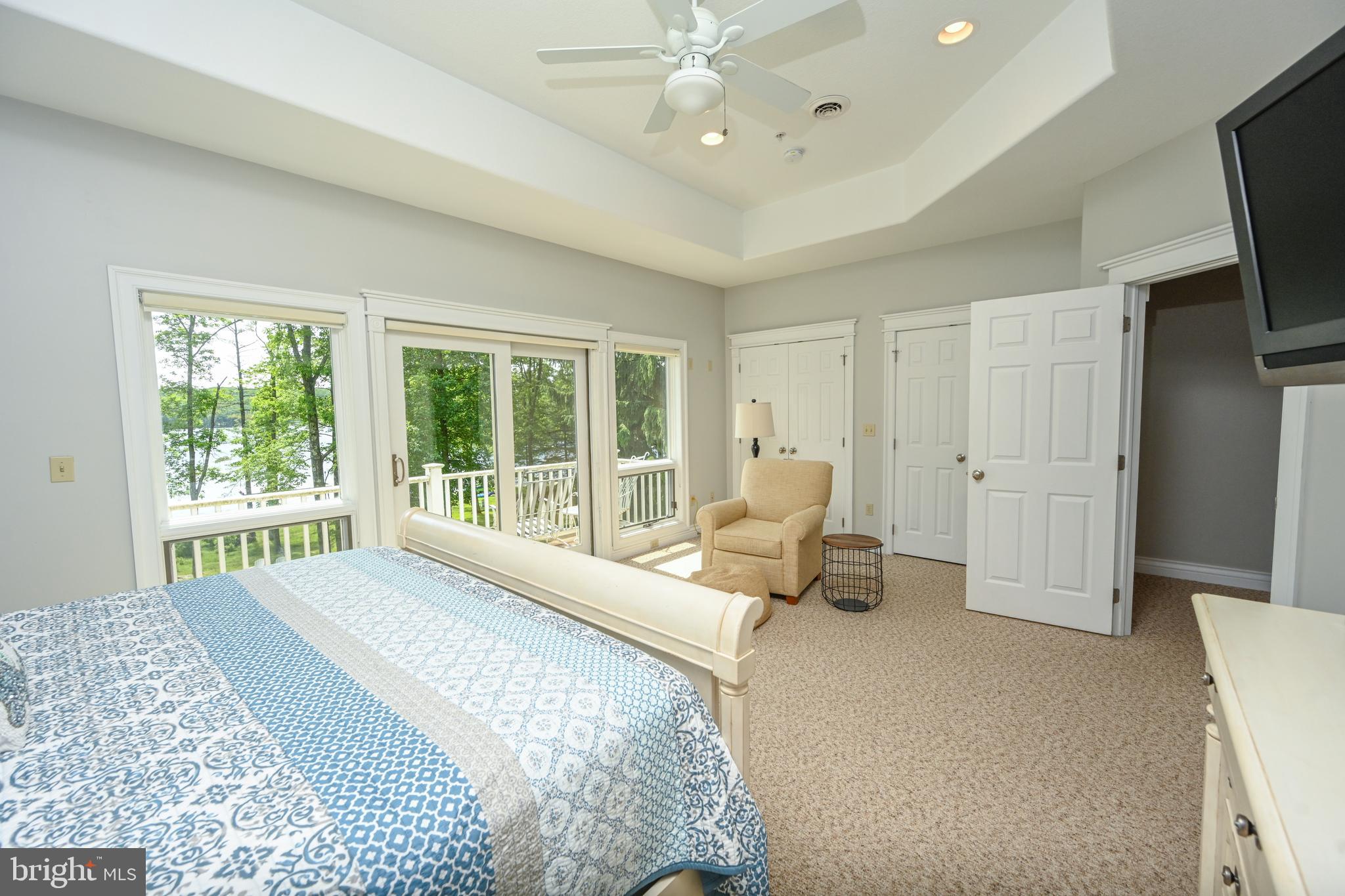 CREEKSIDE - Residential