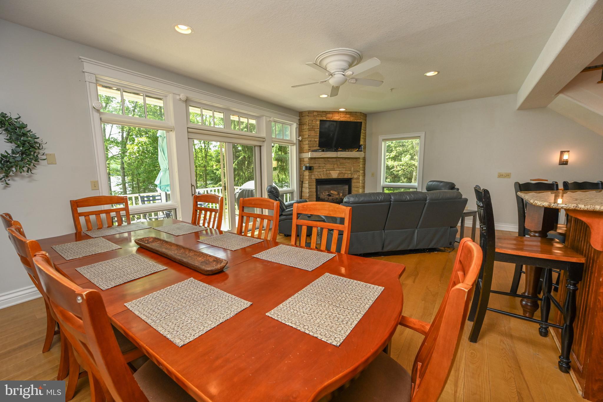 CREEKSIDE - Residential