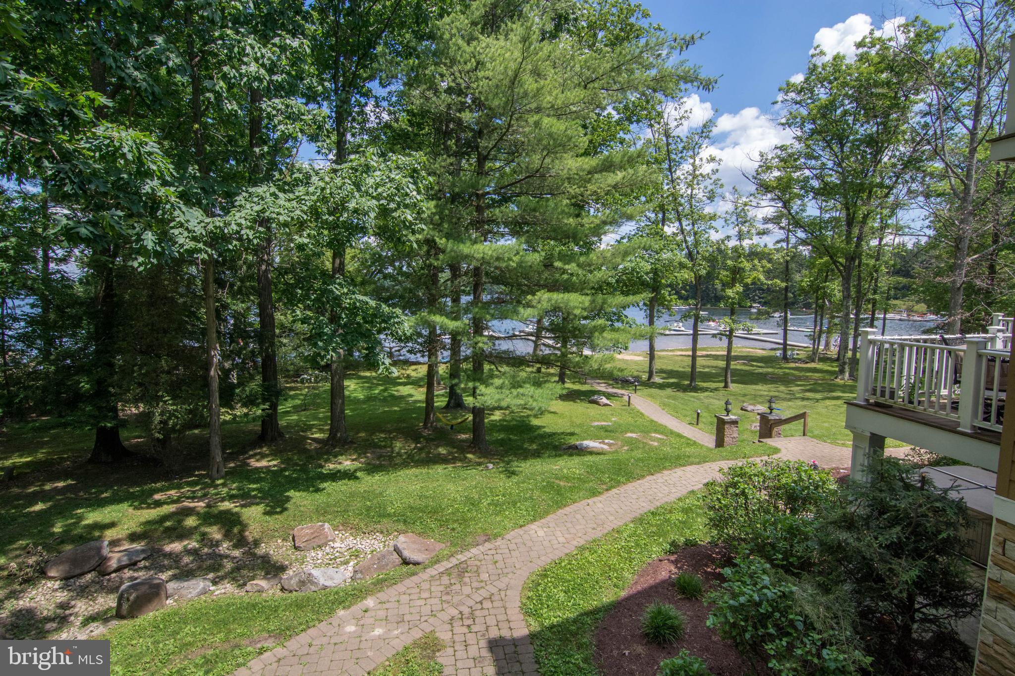 CREEKSIDE - Residential