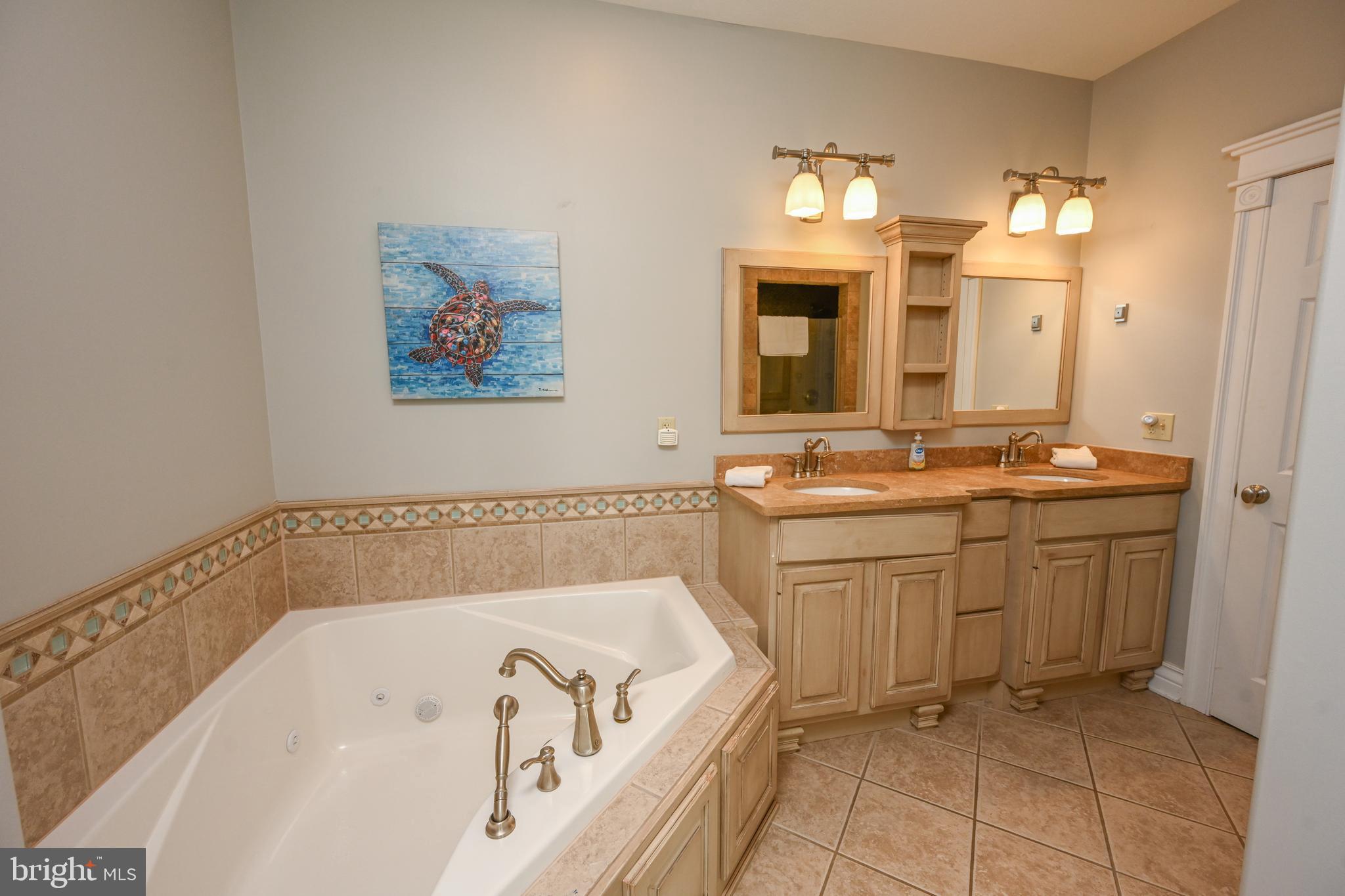 CREEKSIDE - Residential