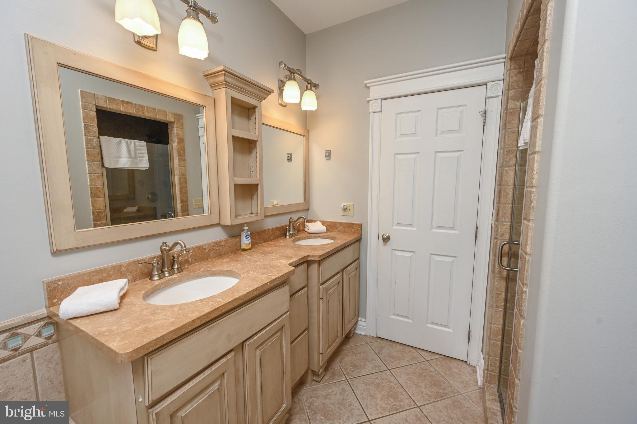 CREEKSIDE - Residential