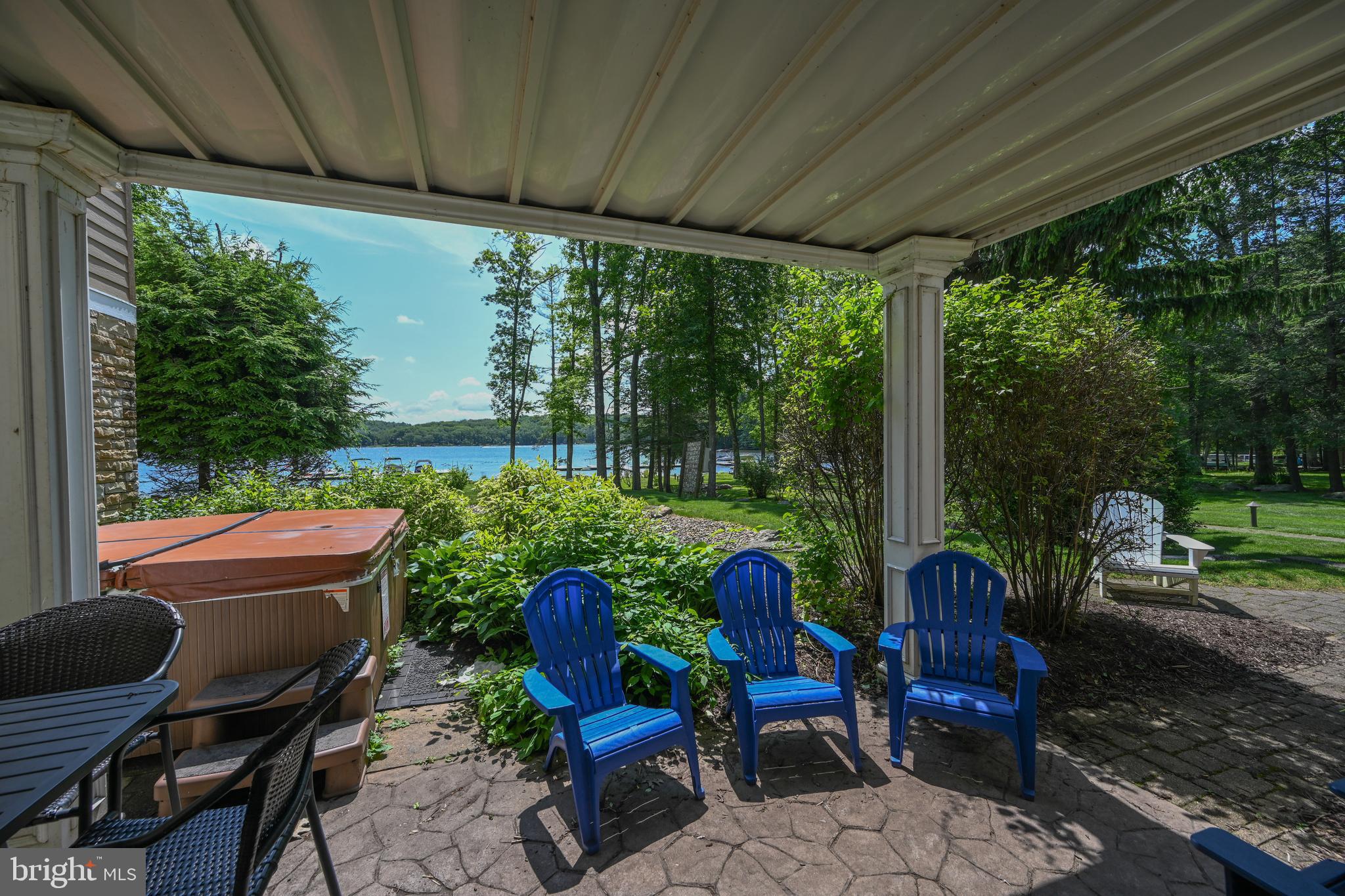 CREEKSIDE - Residential