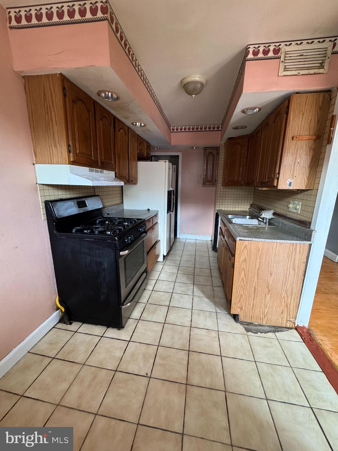 7239 MONTAGUE STREET