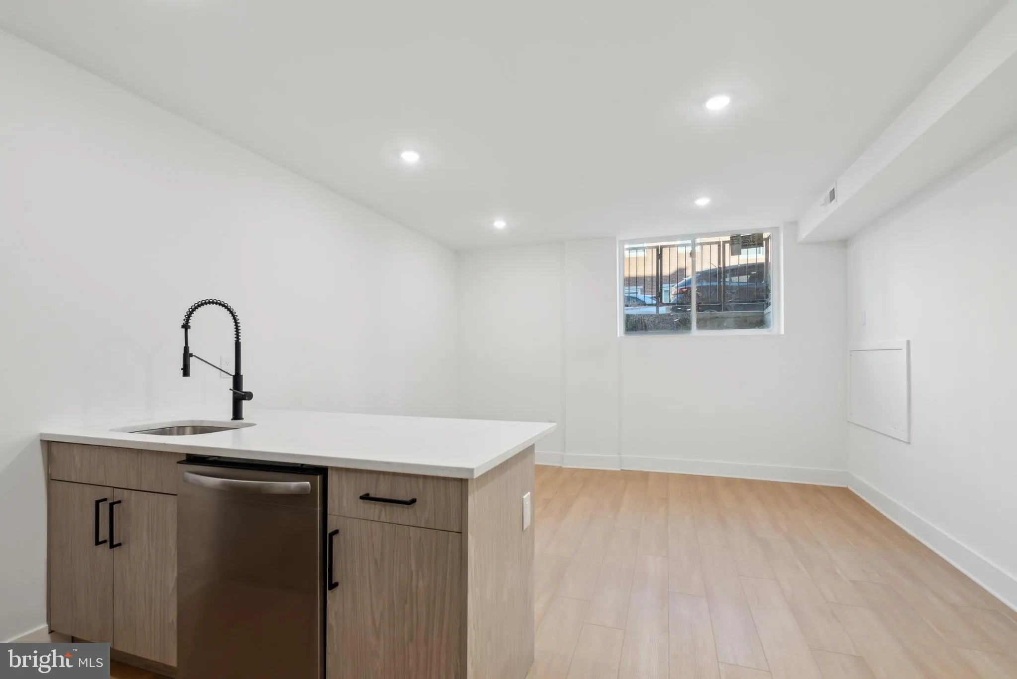 Philadelphia, Pennsylvania 19104, United States, 6 Bedrooms Bedrooms, ,Residential,Active,2441