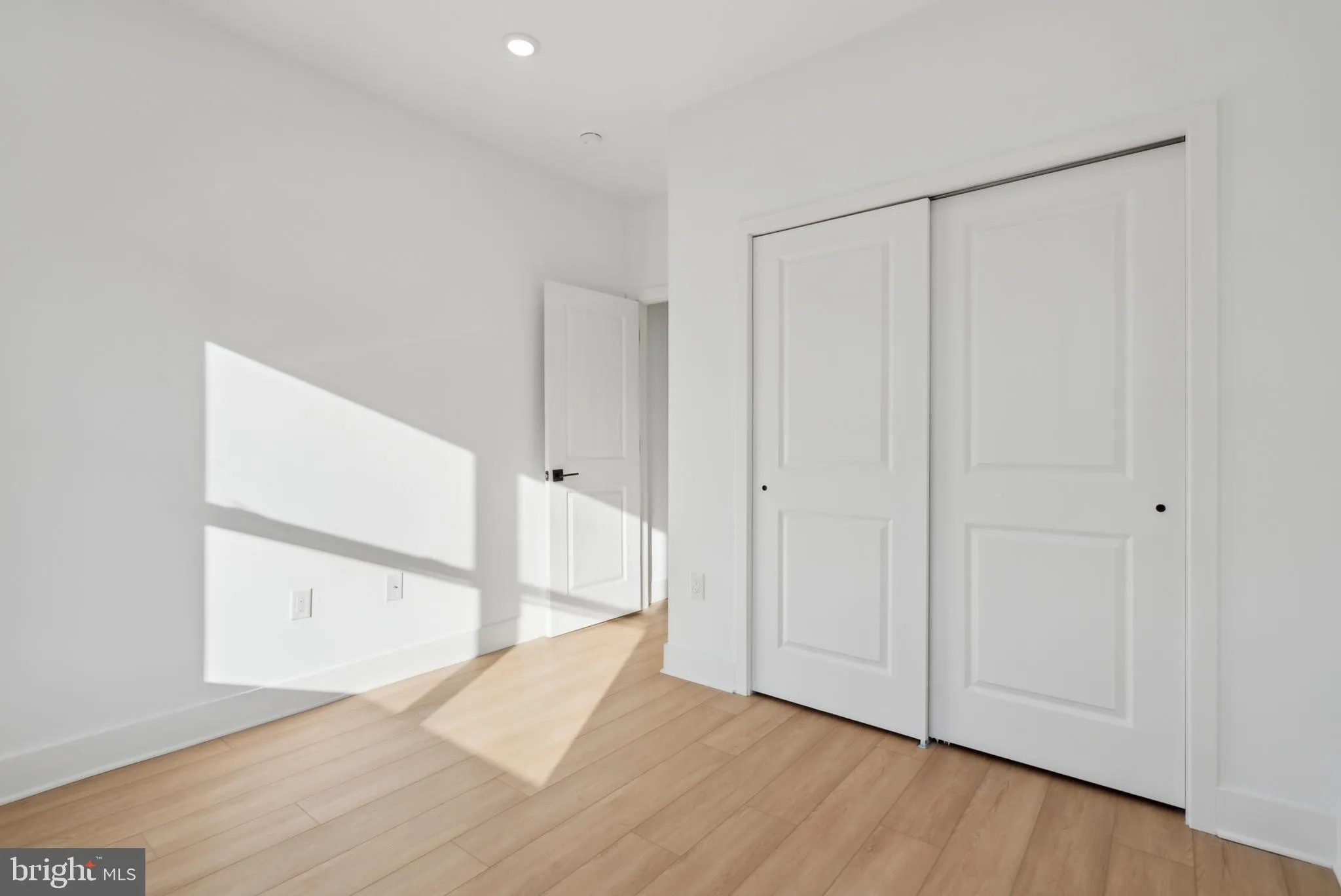 Philadelphia, Pennsylvania 19104, United States, 6 Bedrooms Bedrooms, ,Residential,Active,2441