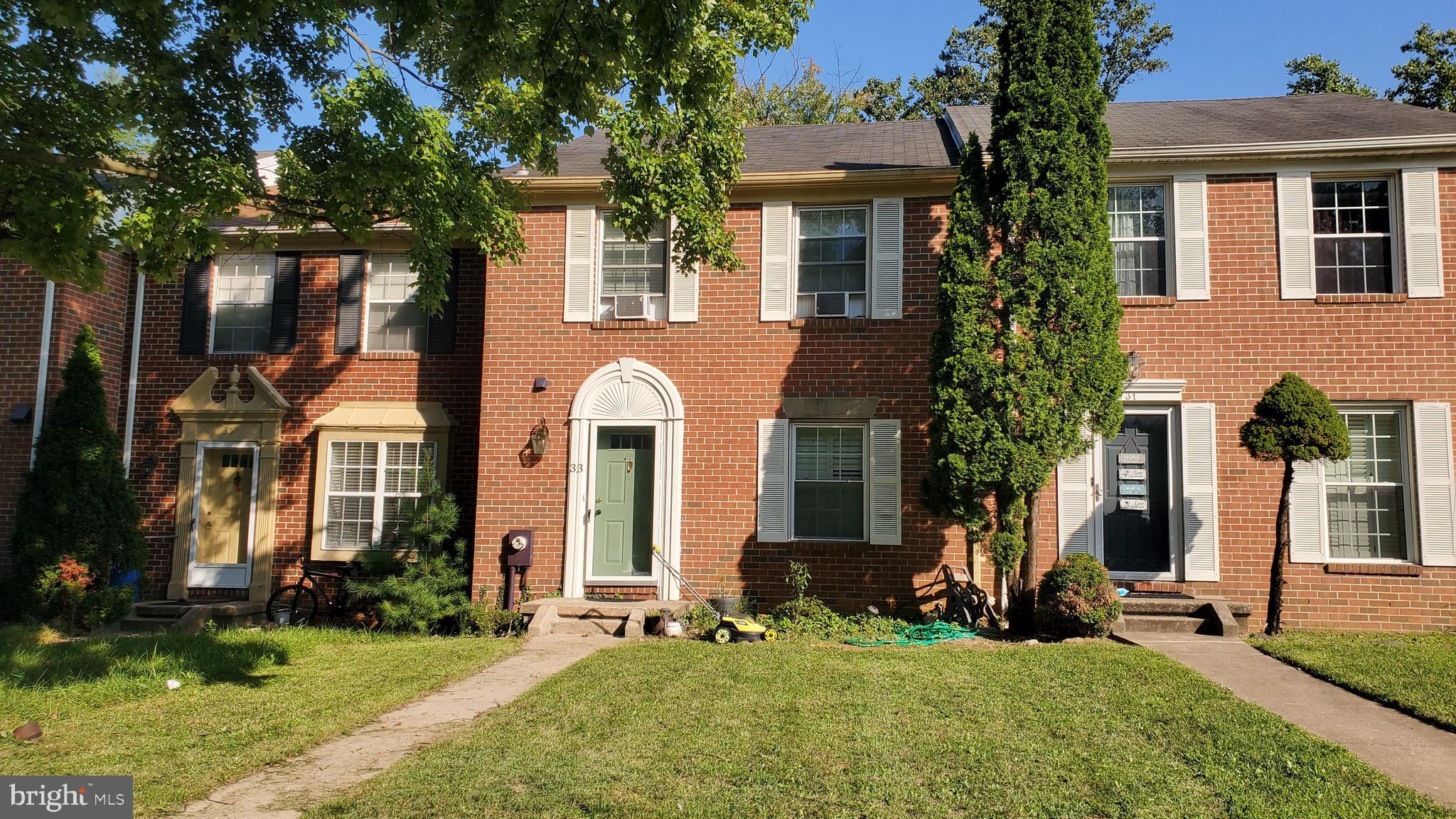 33 BALLYHAUNIS COURT