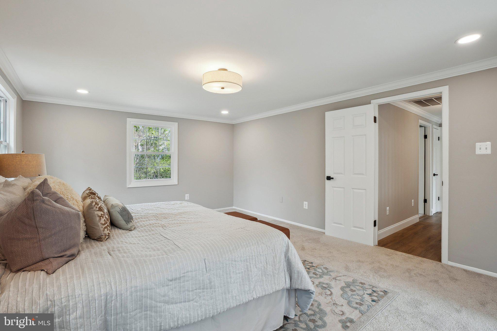 MONTPELIER - Residential