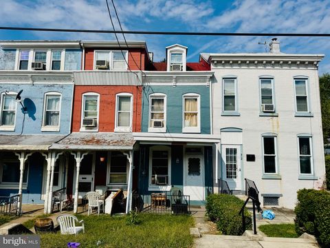 910 HAMPDEN BOULEVARD A READING PA 19604