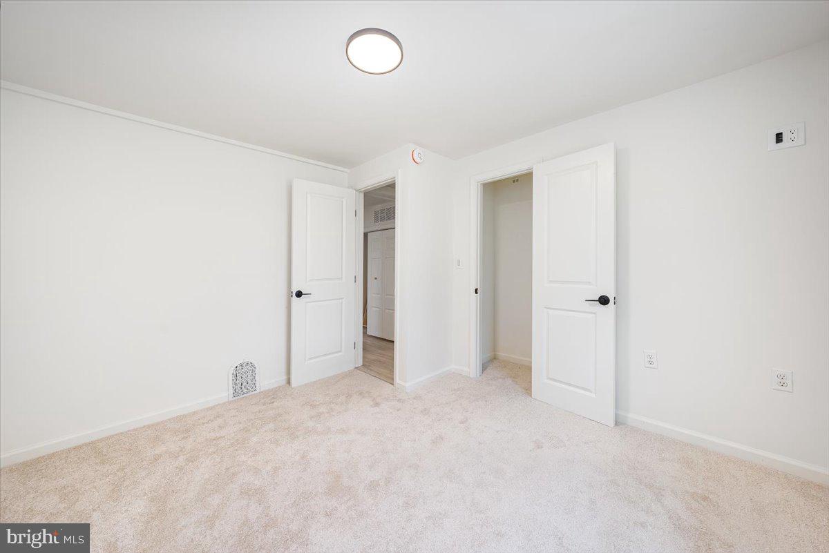 SUMMIT FARMS - Residential