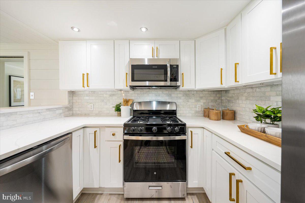 SUMMIT FARMS - Residential