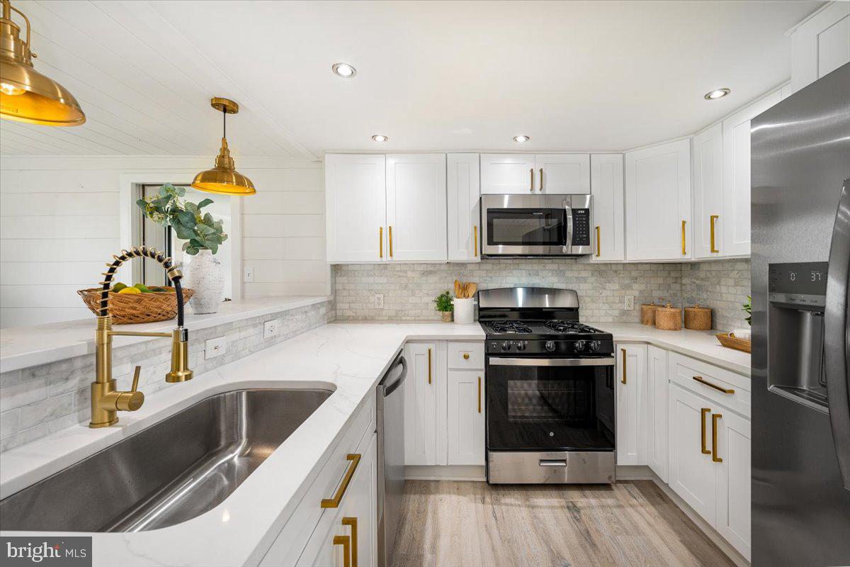 SUMMIT FARMS - Residential