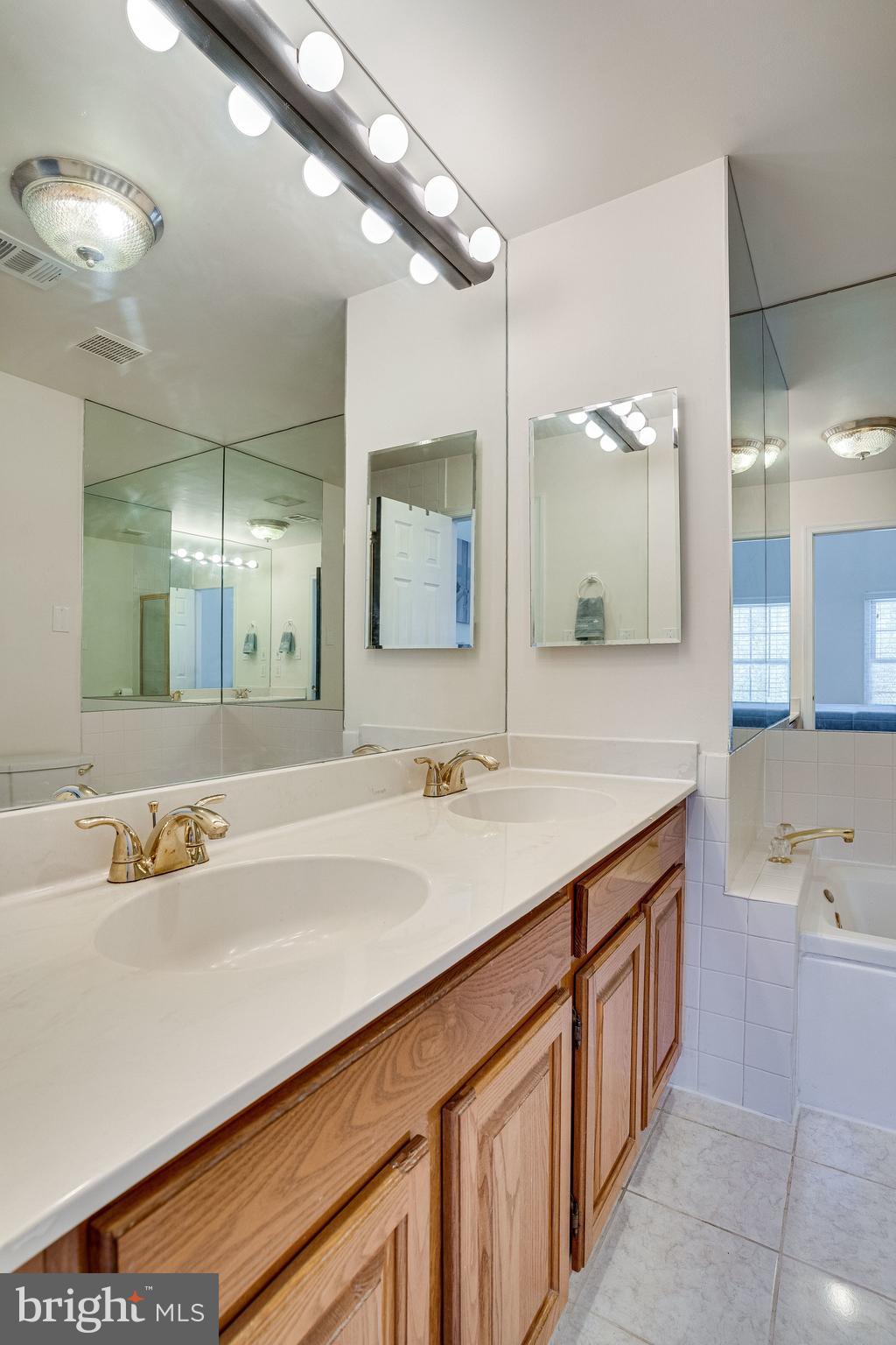 DECOVERLY ADVENTURE - Residential