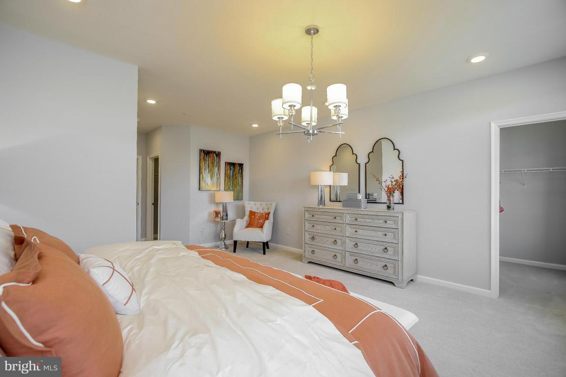 ORCHARD SQUARE - Residential