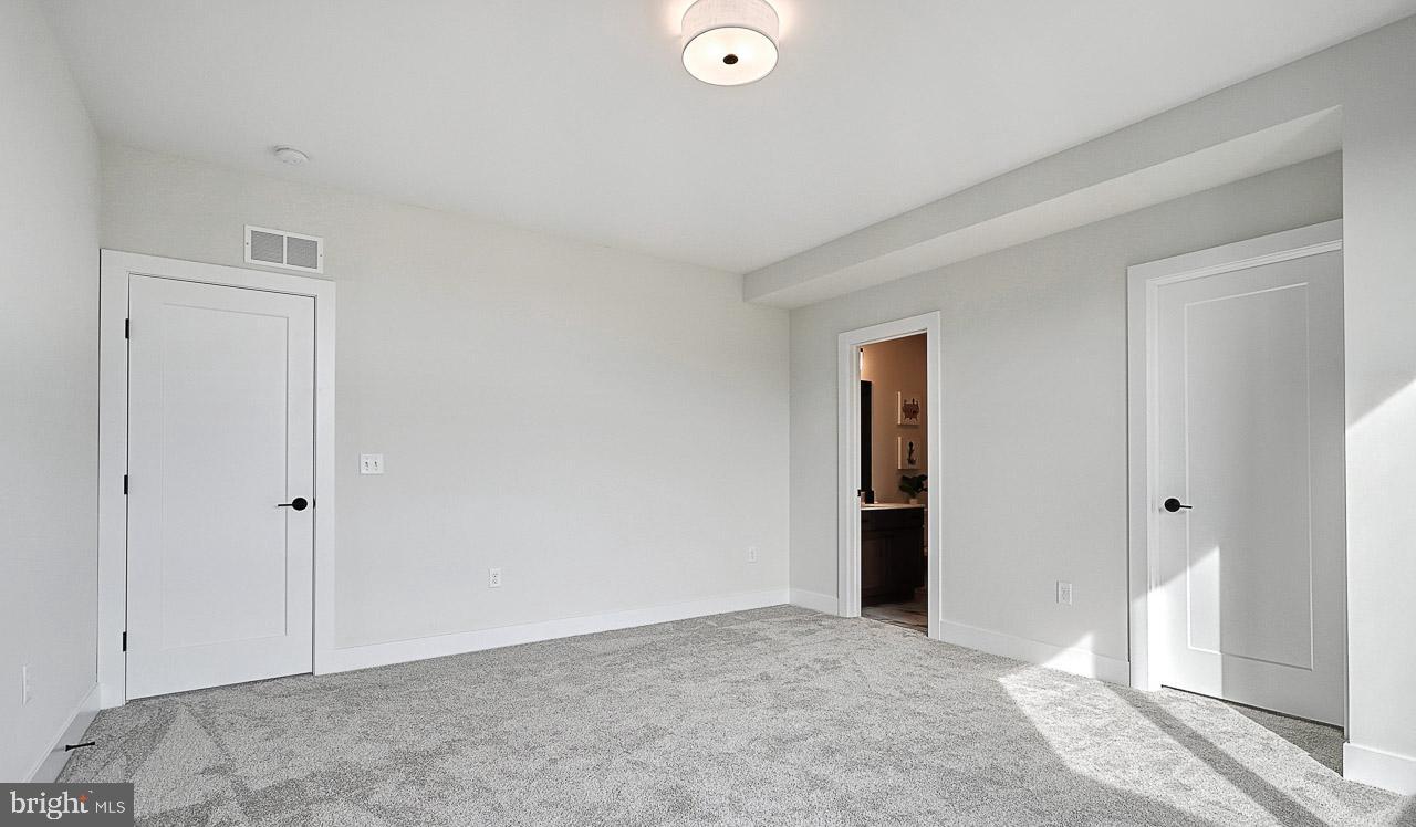 WILLOW CREEK FARMS - Residential