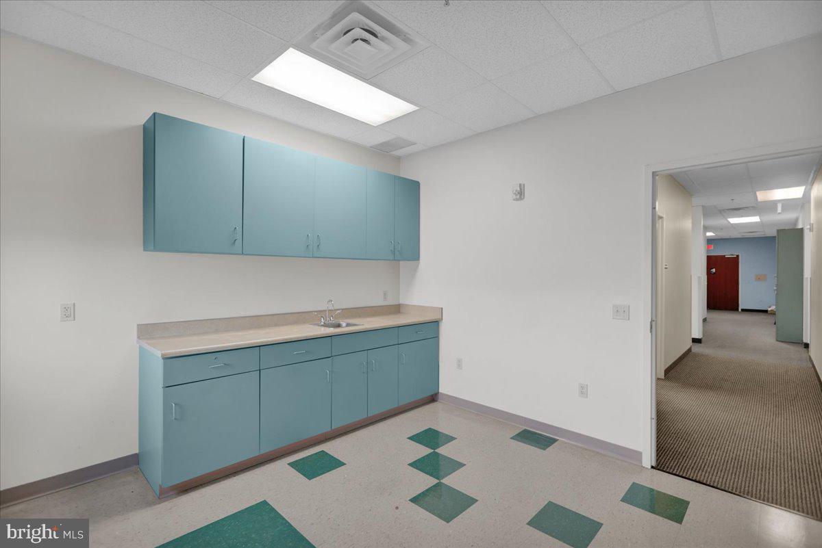 SPRING RIDGE - Commercial Sale