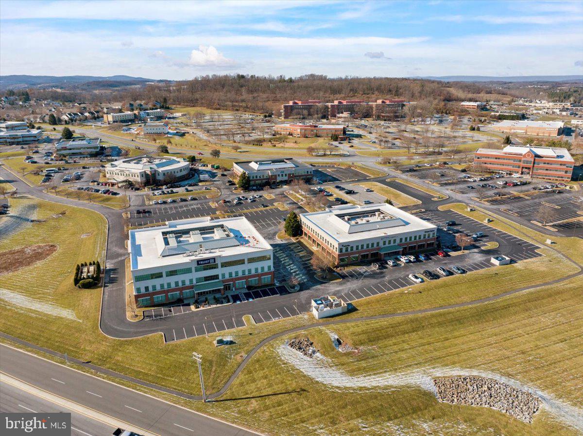 SPRING RIDGE - Commercial Sale