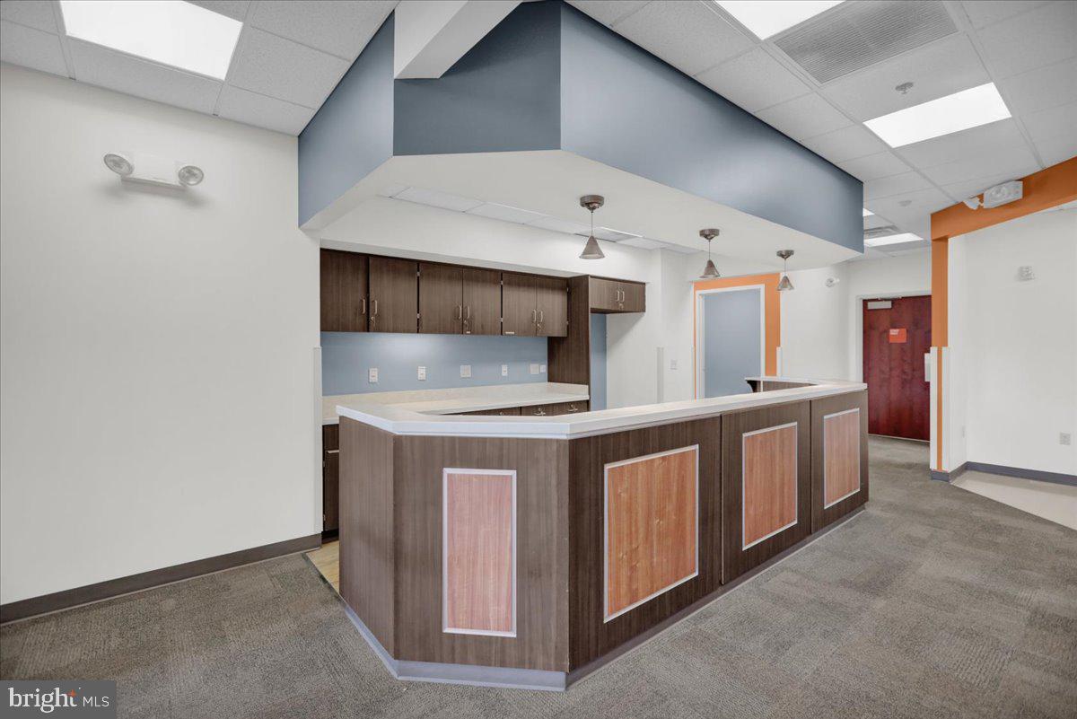 SPRING RIDGE - Commercial Sale