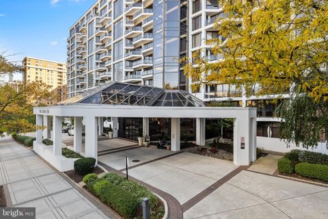 Photo of 1530 Key Boulevard #426, ARLINGTON, VA 22209 (MLS # VAAR2067532)