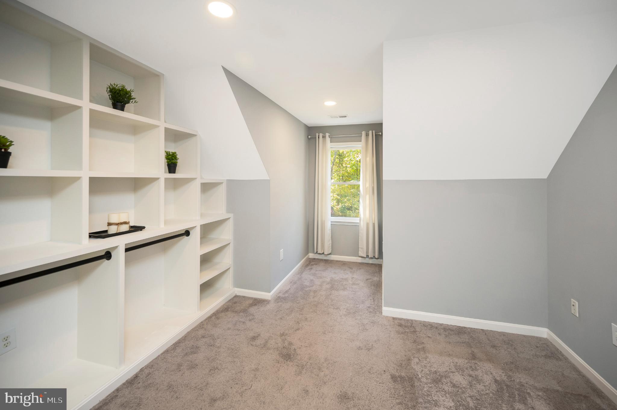 LAKE WILDERNESS - Residential