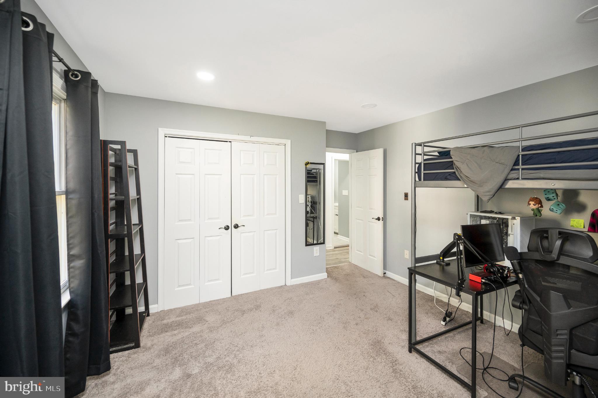 LAKE WILDERNESS - Residential