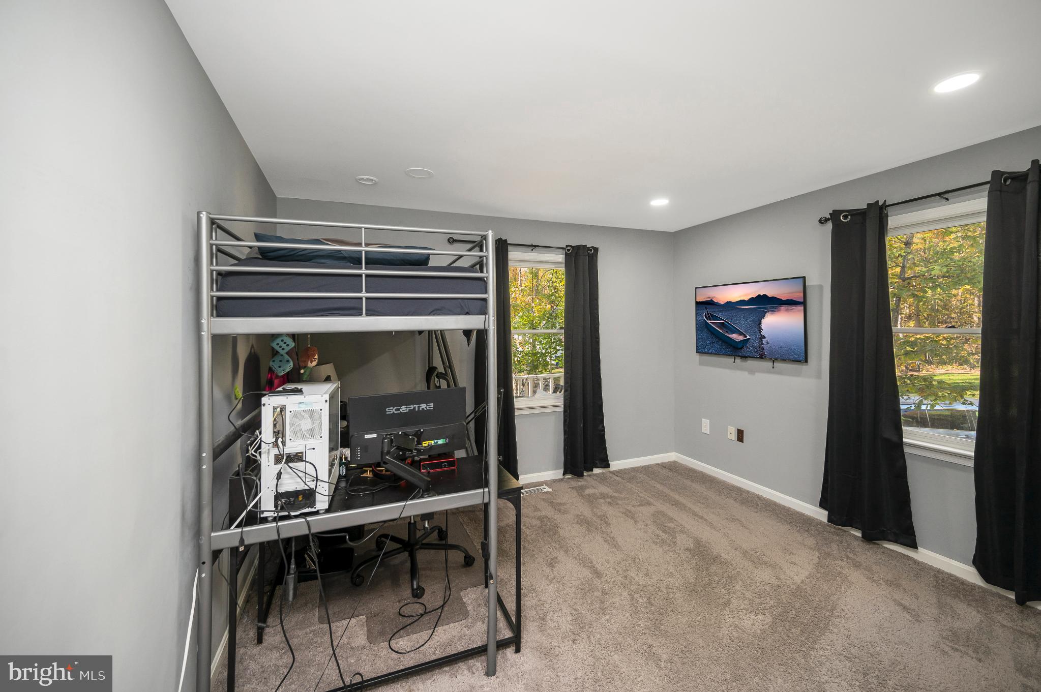 LAKE WILDERNESS - Residential