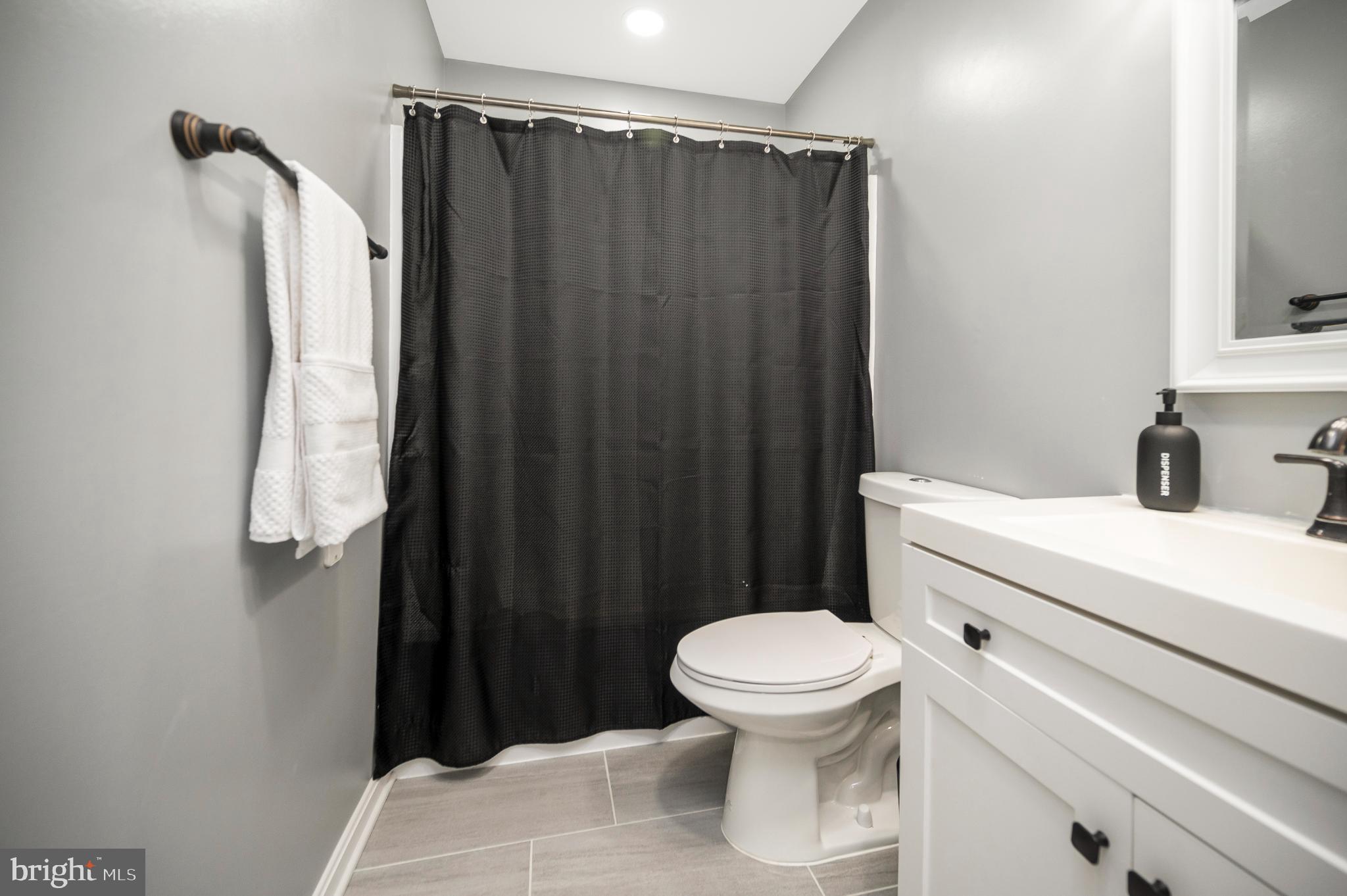 LAKE WILDERNESS - Residential