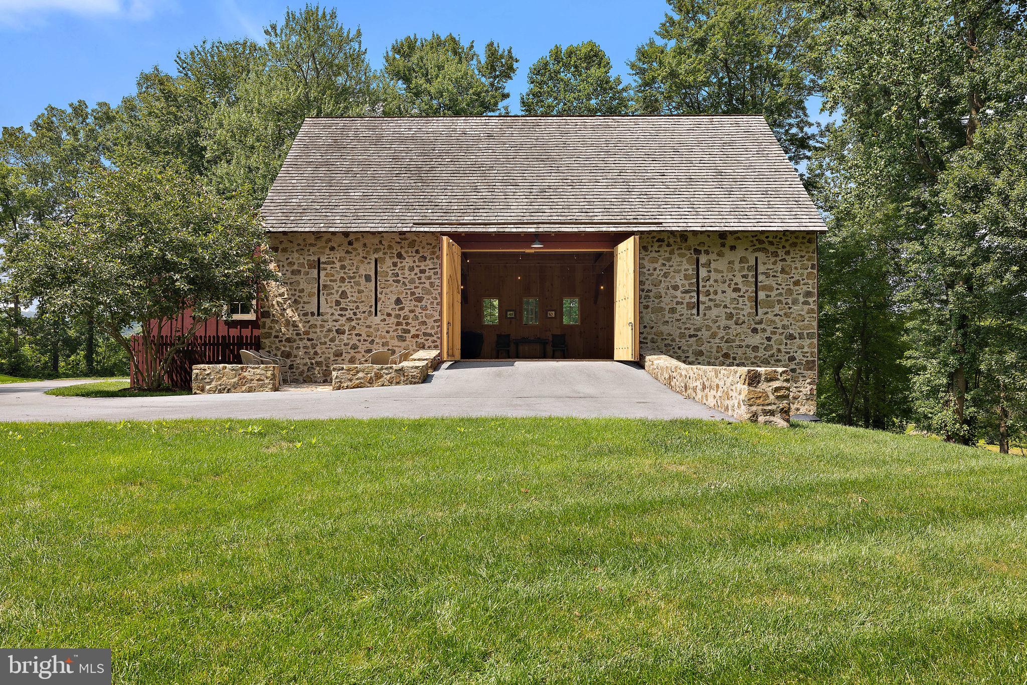 OLDEBULLTOWNVILLAGE - Residential