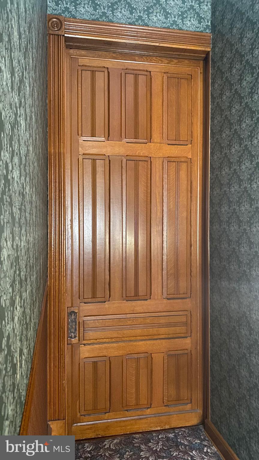 DOWNTOWN - Commercial Lease