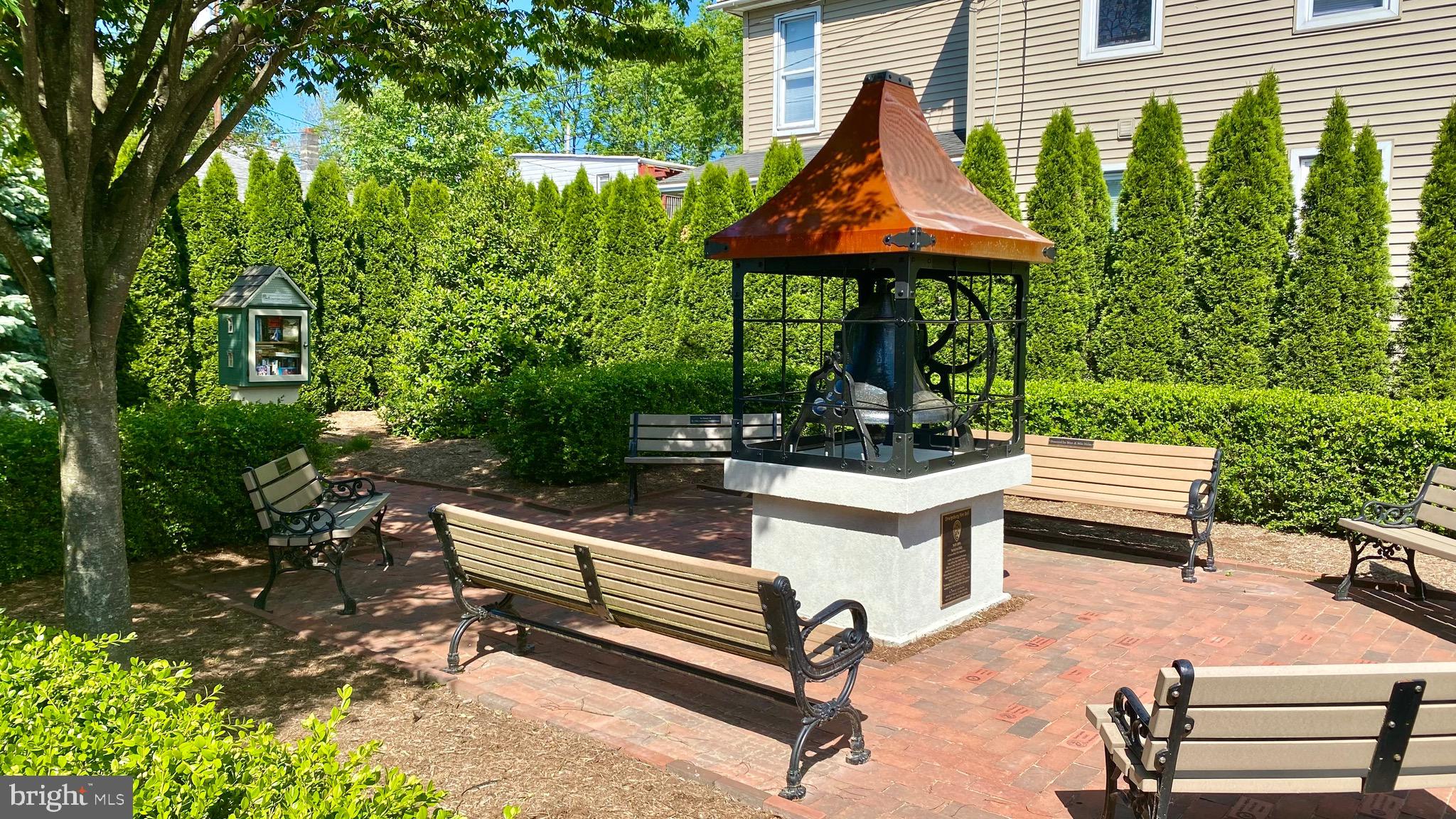 DOWNTOWN - Commercial Lease