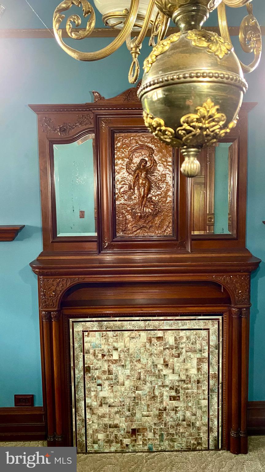 DOWNTOWN - Commercial Lease