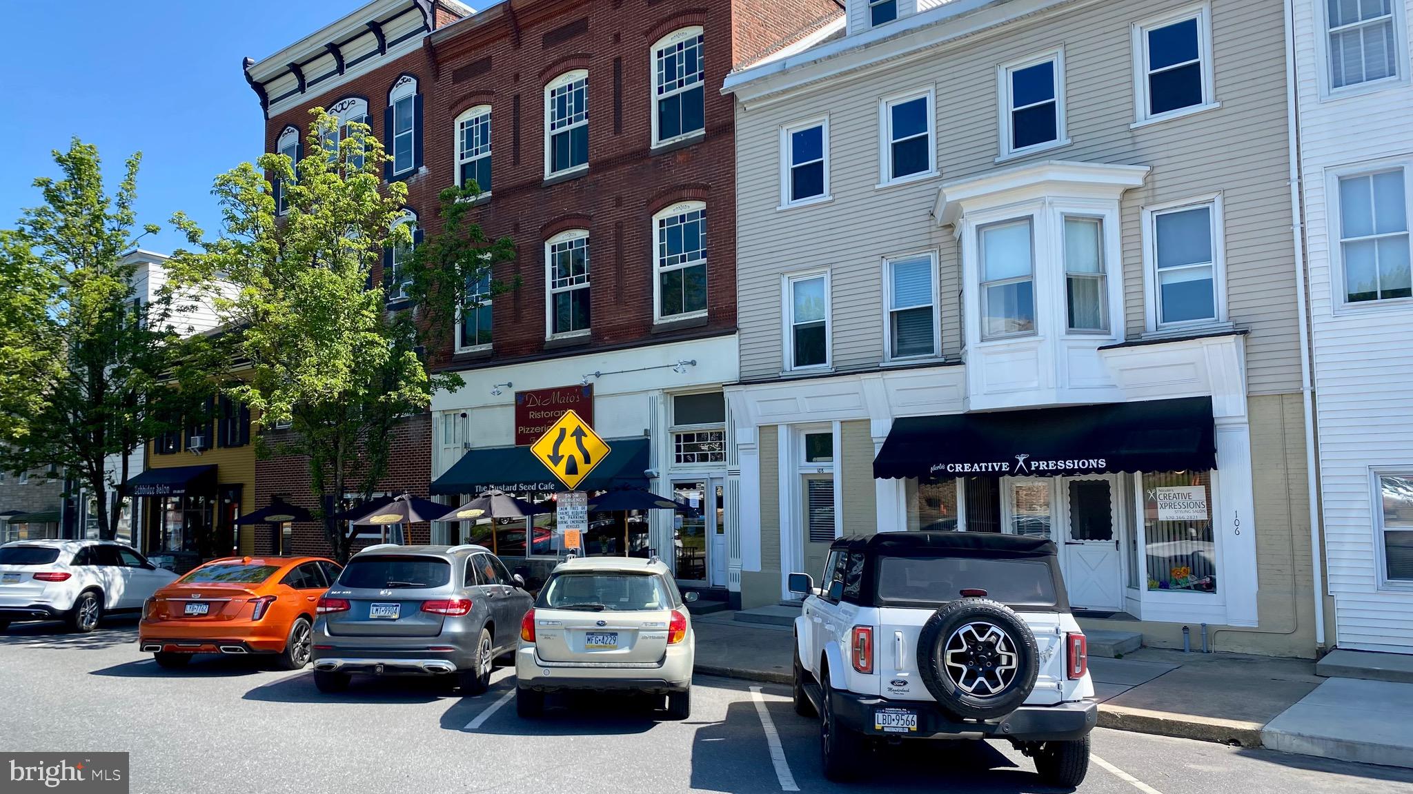 DOWNTOWN - Commercial Lease