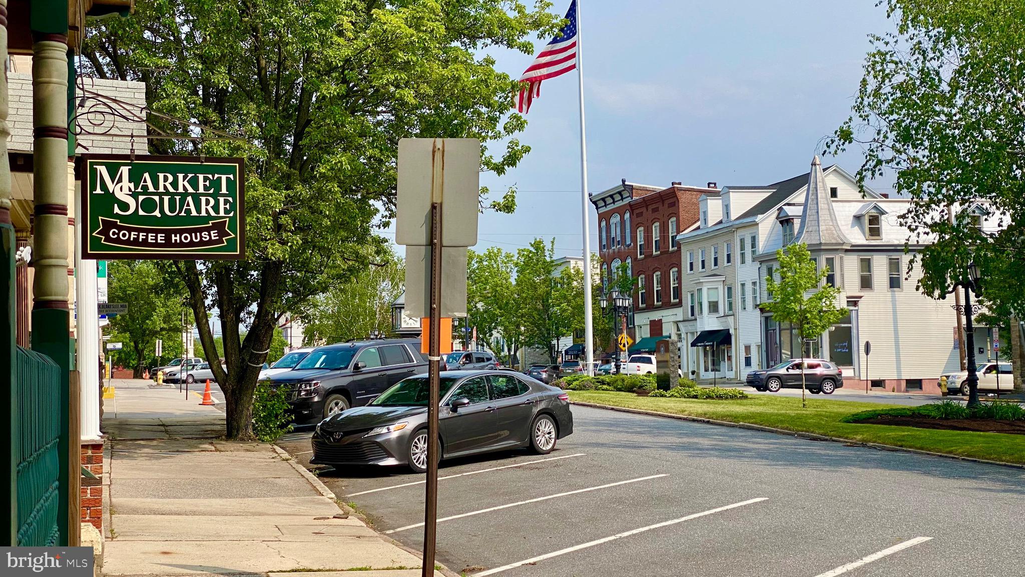 DOWNTOWN - Commercial Lease