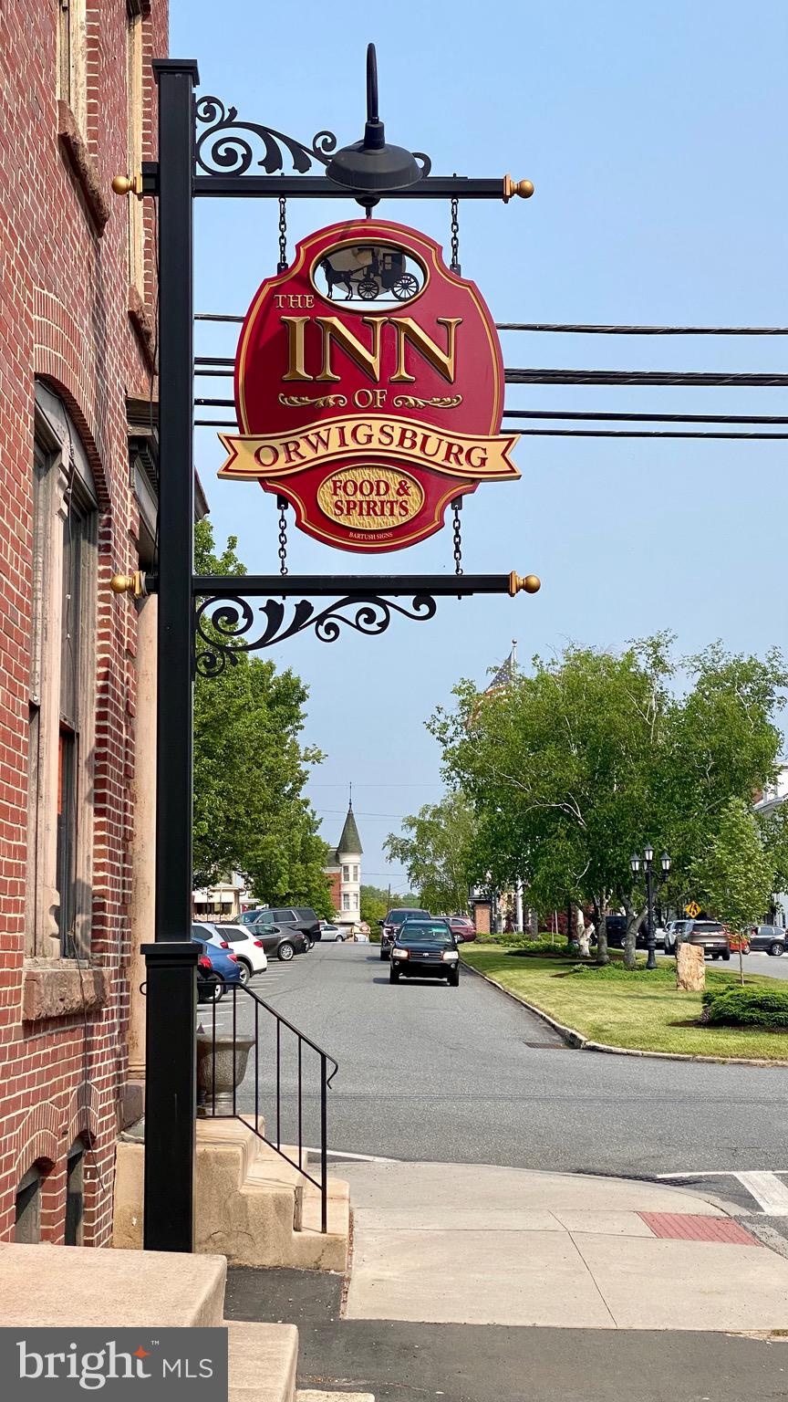 DOWNTOWN - Commercial Lease