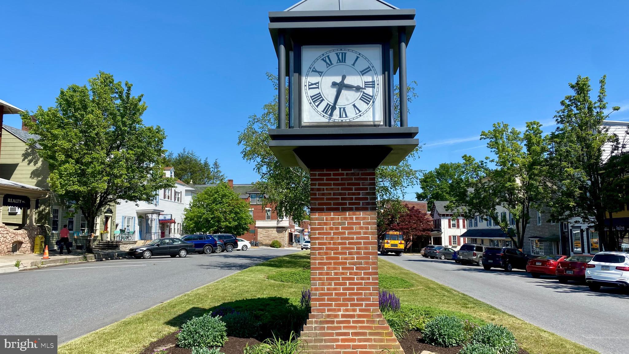 DOWNTOWN - Commercial Lease