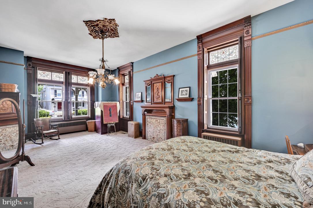 DOWNTOWN - Commercial Lease