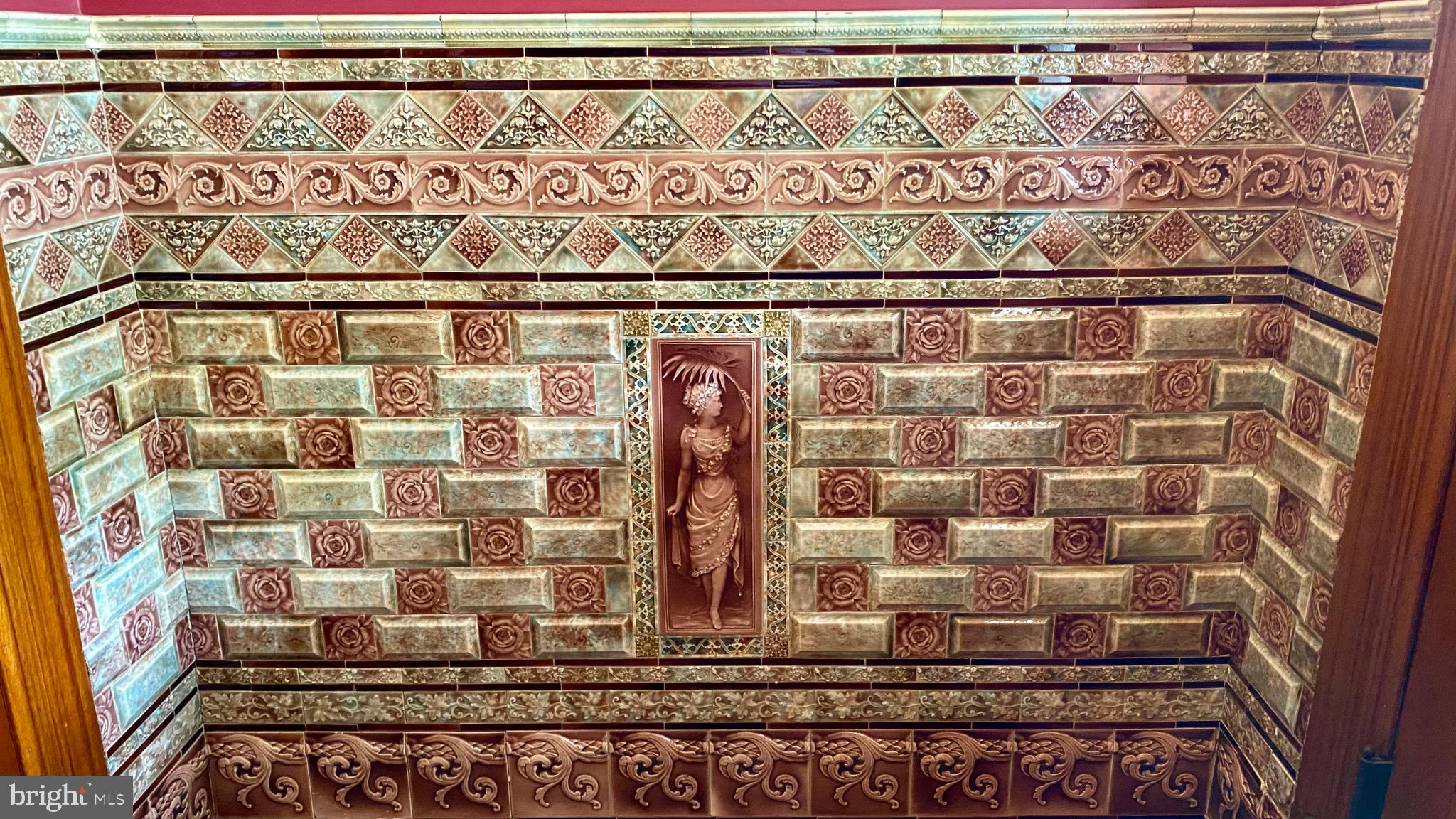 DOWNTOWN - Commercial Lease