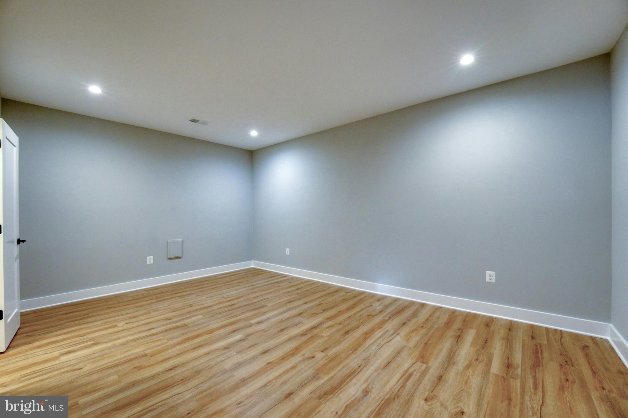 WEST LANGLEY - Residential