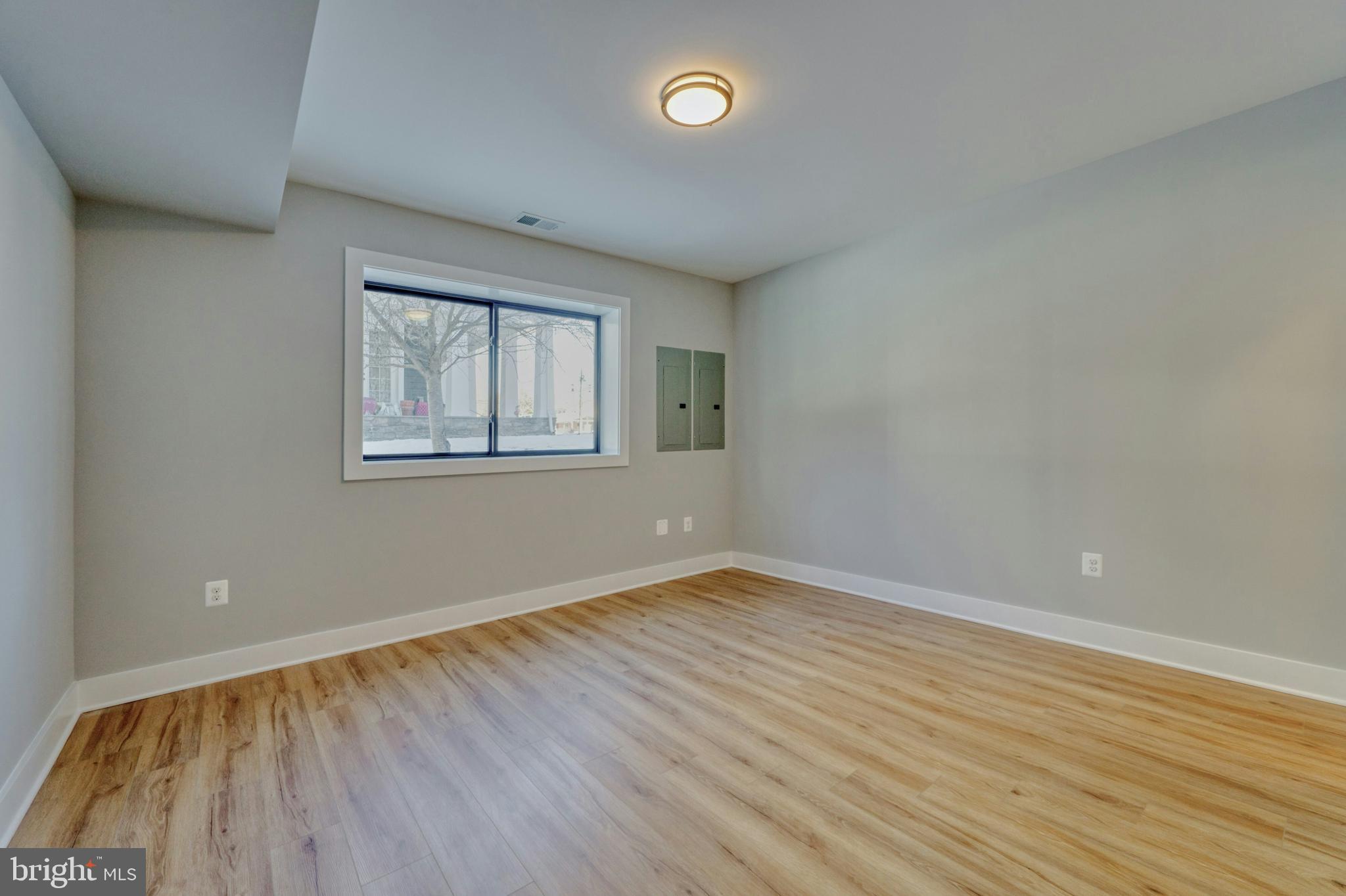 WEST LANGLEY - Residential