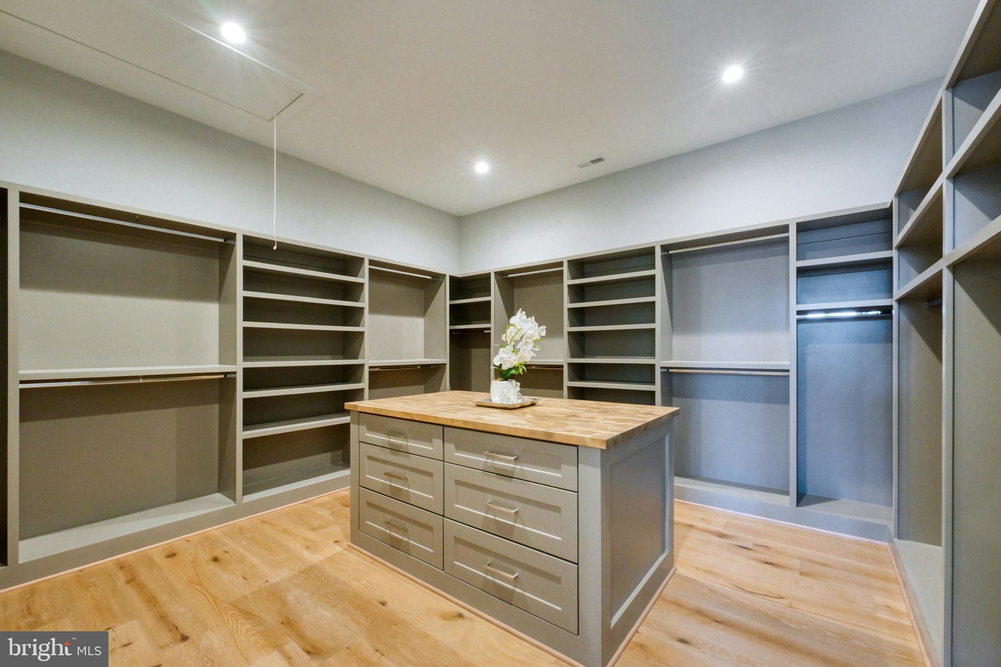 WEST LANGLEY - Residential