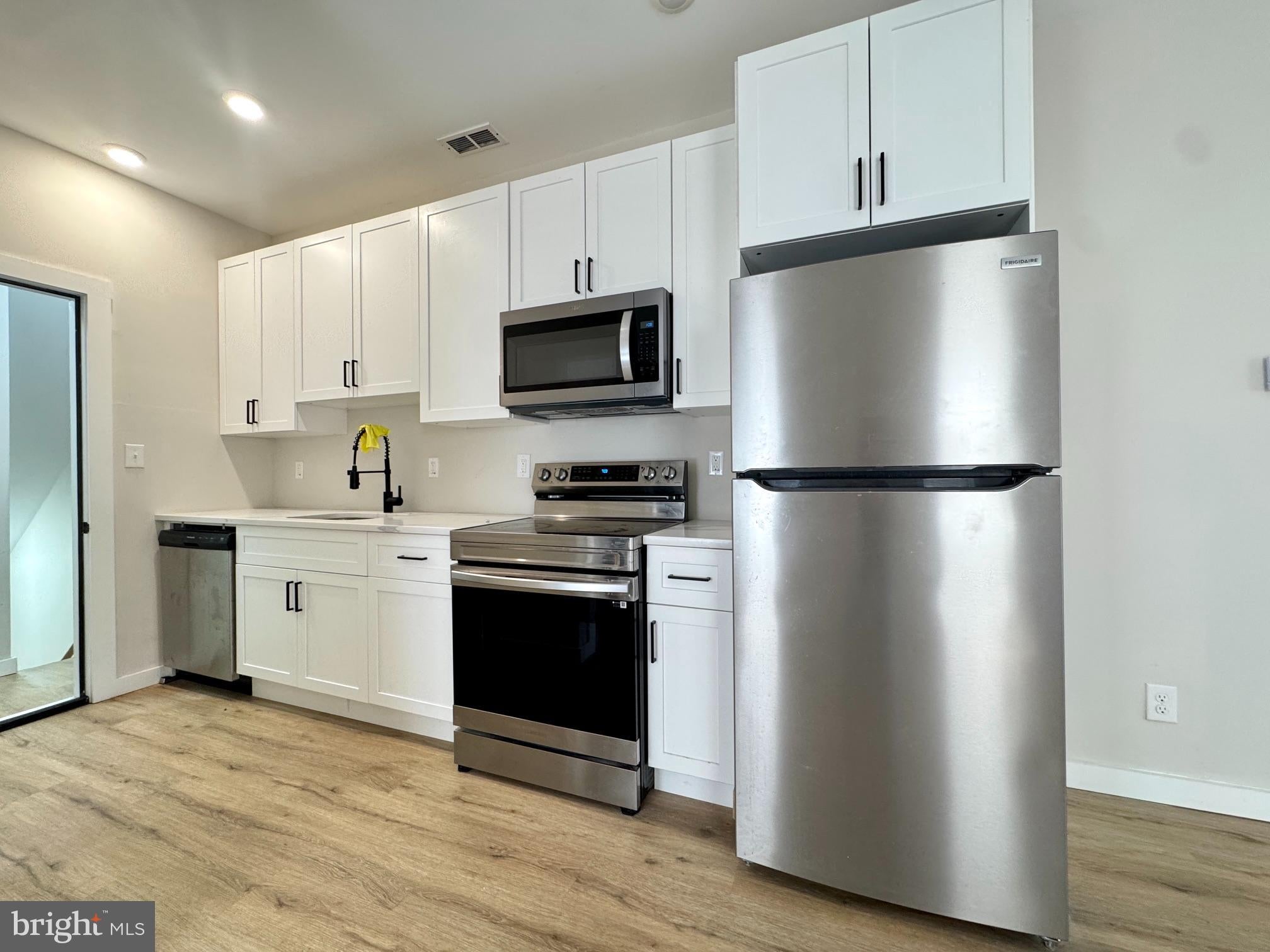 255 S 44TH 2