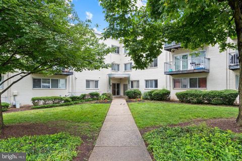 Condo For Sale - 1009 Chillum Road #206<br/> HYATTSVILLE, MD 20782