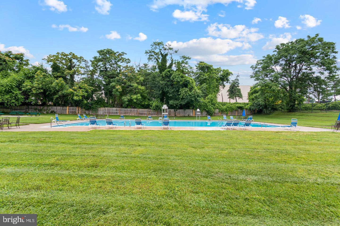 THE FAIRMONT 1009 CONDO - Residential