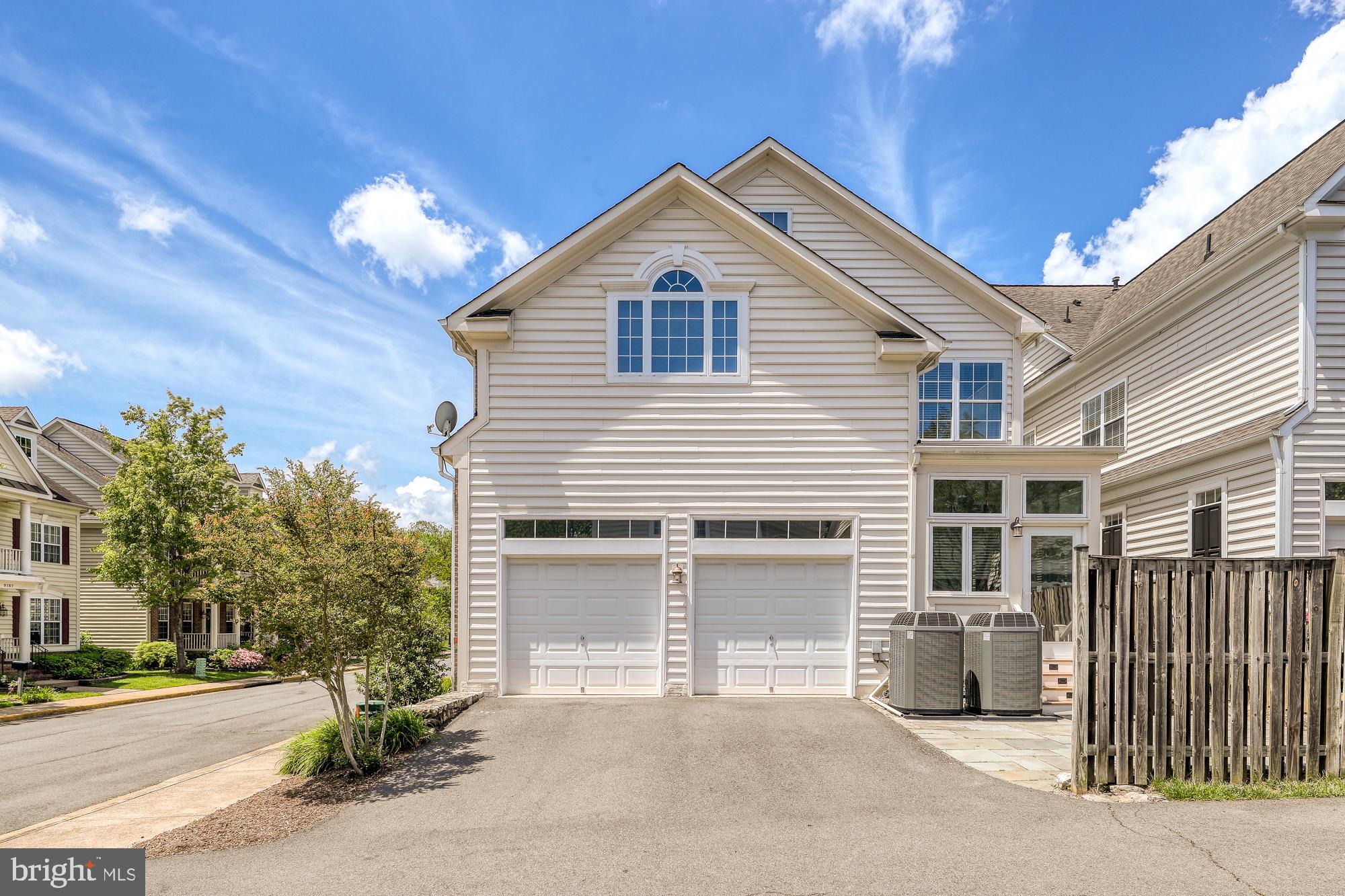 MAPLE TRACE - Residential