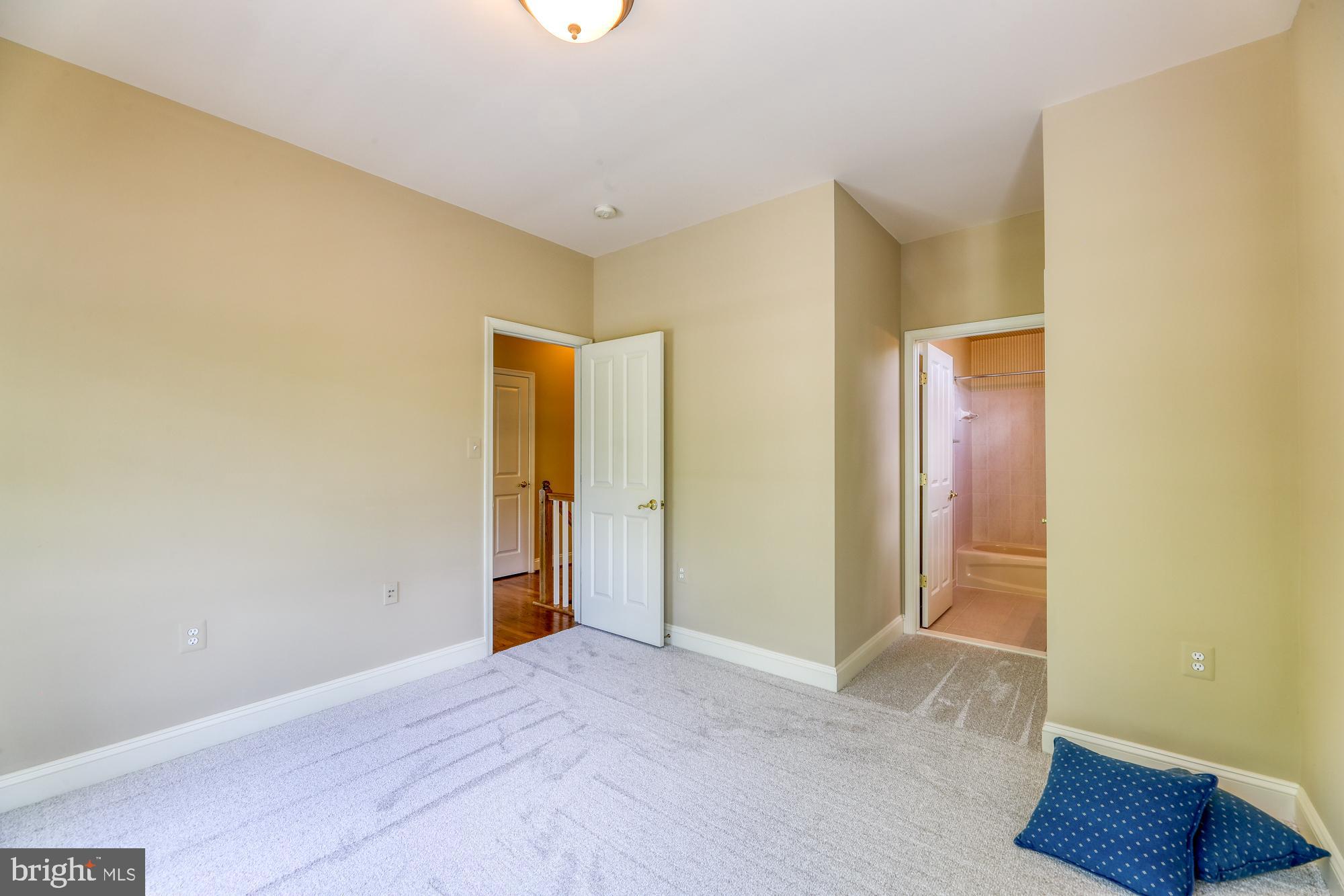 MAPLE TRACE - Residential