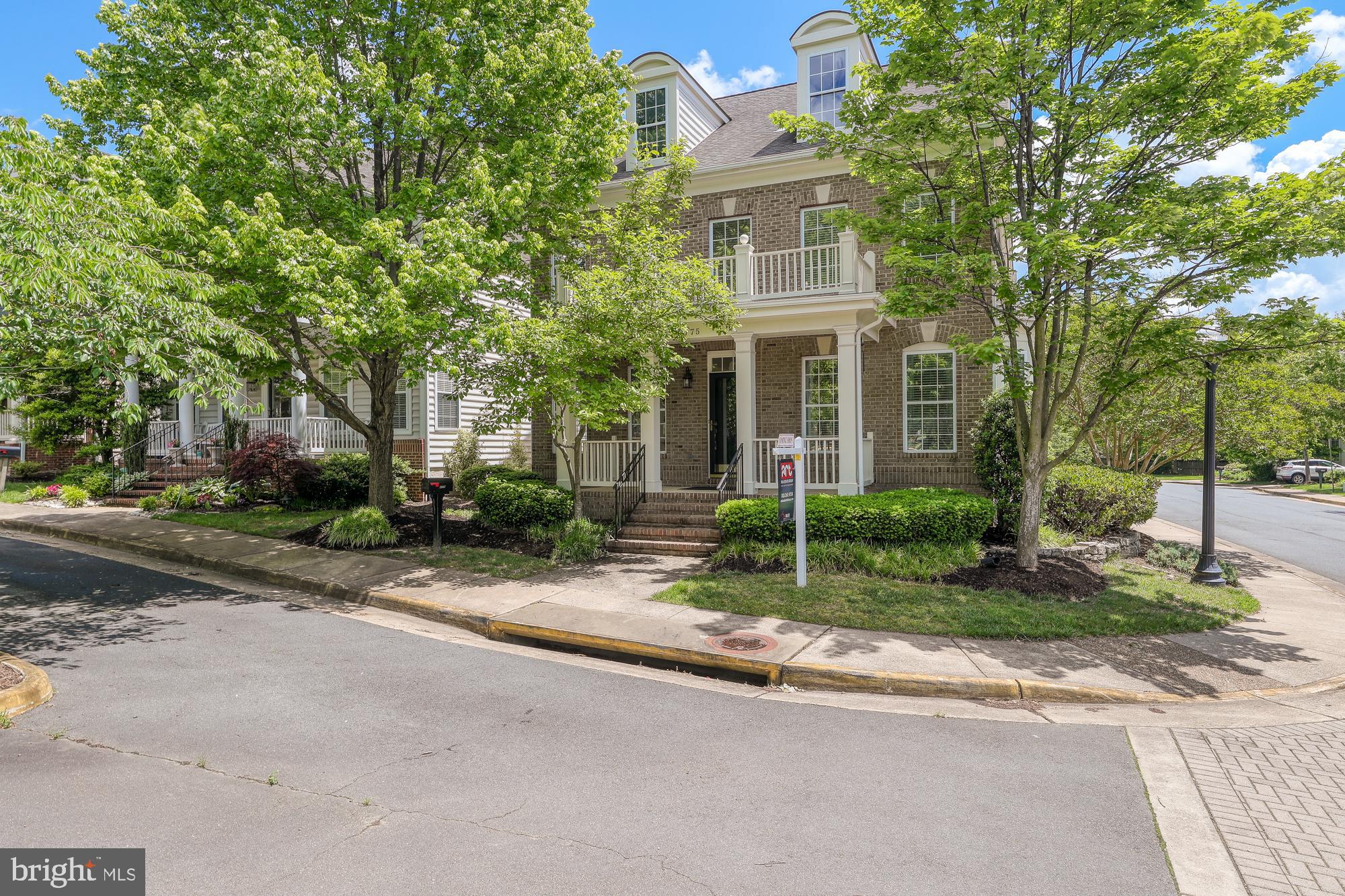 MAPLE TRACE - Residential